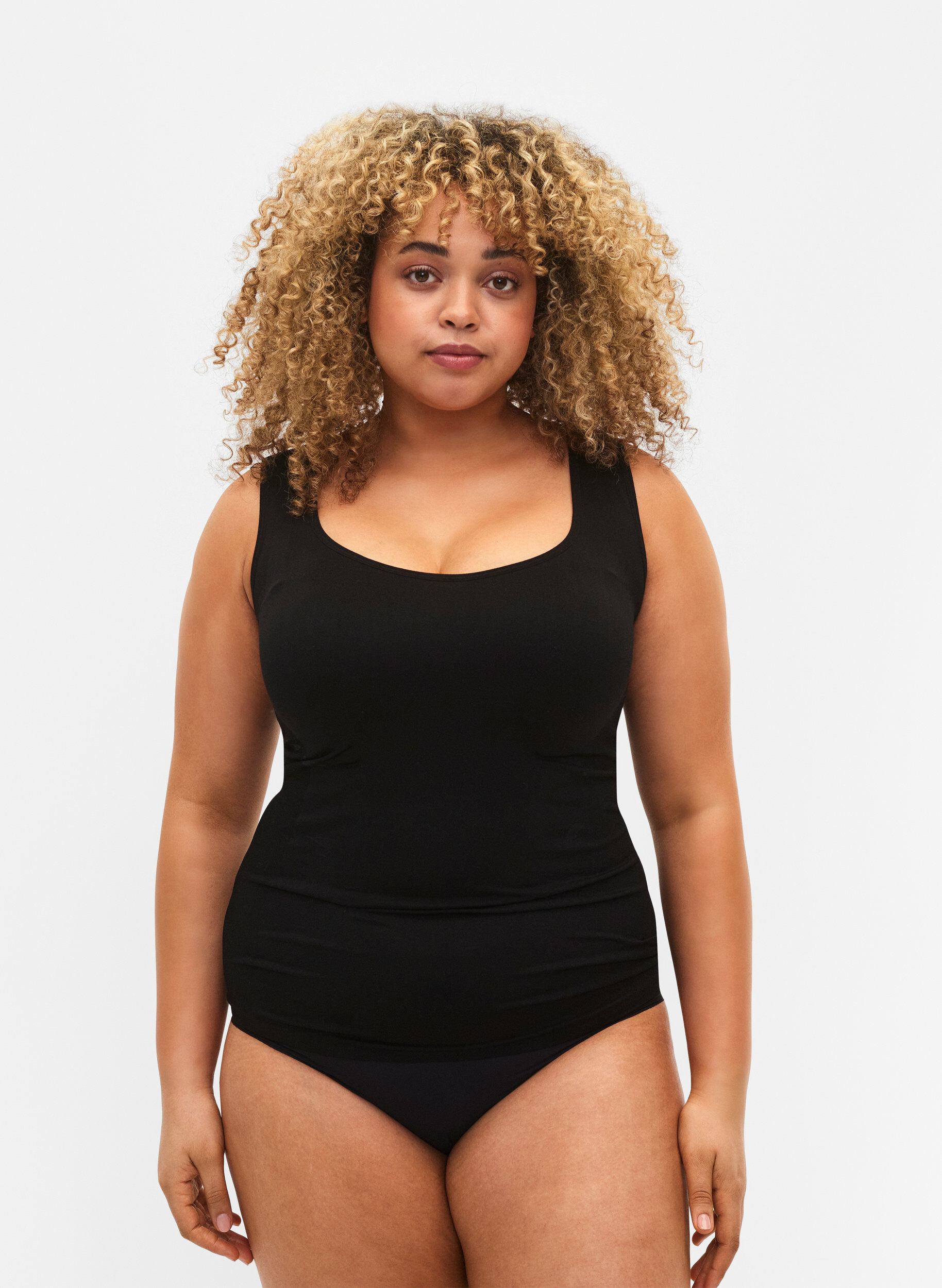 Seamless Basics Tanktop, Schwarz, Model