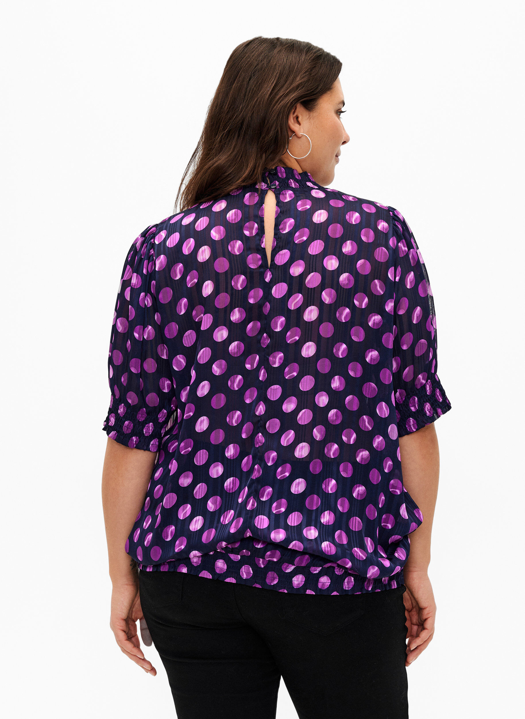 Zizzi Kurz&auml;rmelige gesmokte Bluse mit Print, Medieval Bl. Dot AOP, Model image number 1