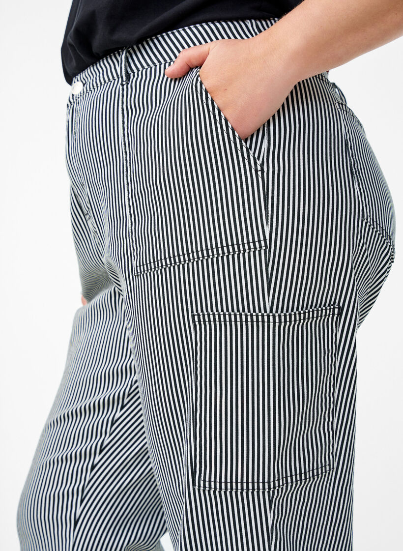 Hoch taillierte Cargojeans mit Streifenmuster, Schwarz, Image image number 0