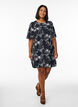 Kurzes A-Linienkleid mit Stickmuster, Schwarz, Model image number 1