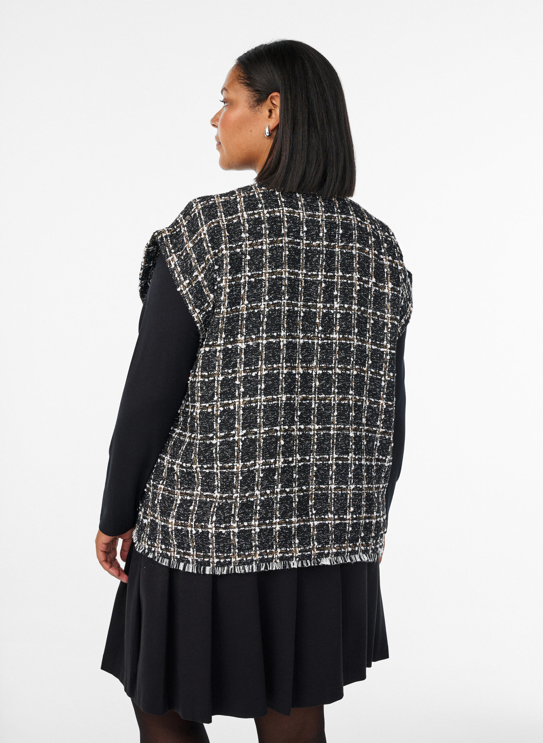 Zizzi Karierte Weste mit Zierkn&ouml;pfen, Schwarz, Model image number 2