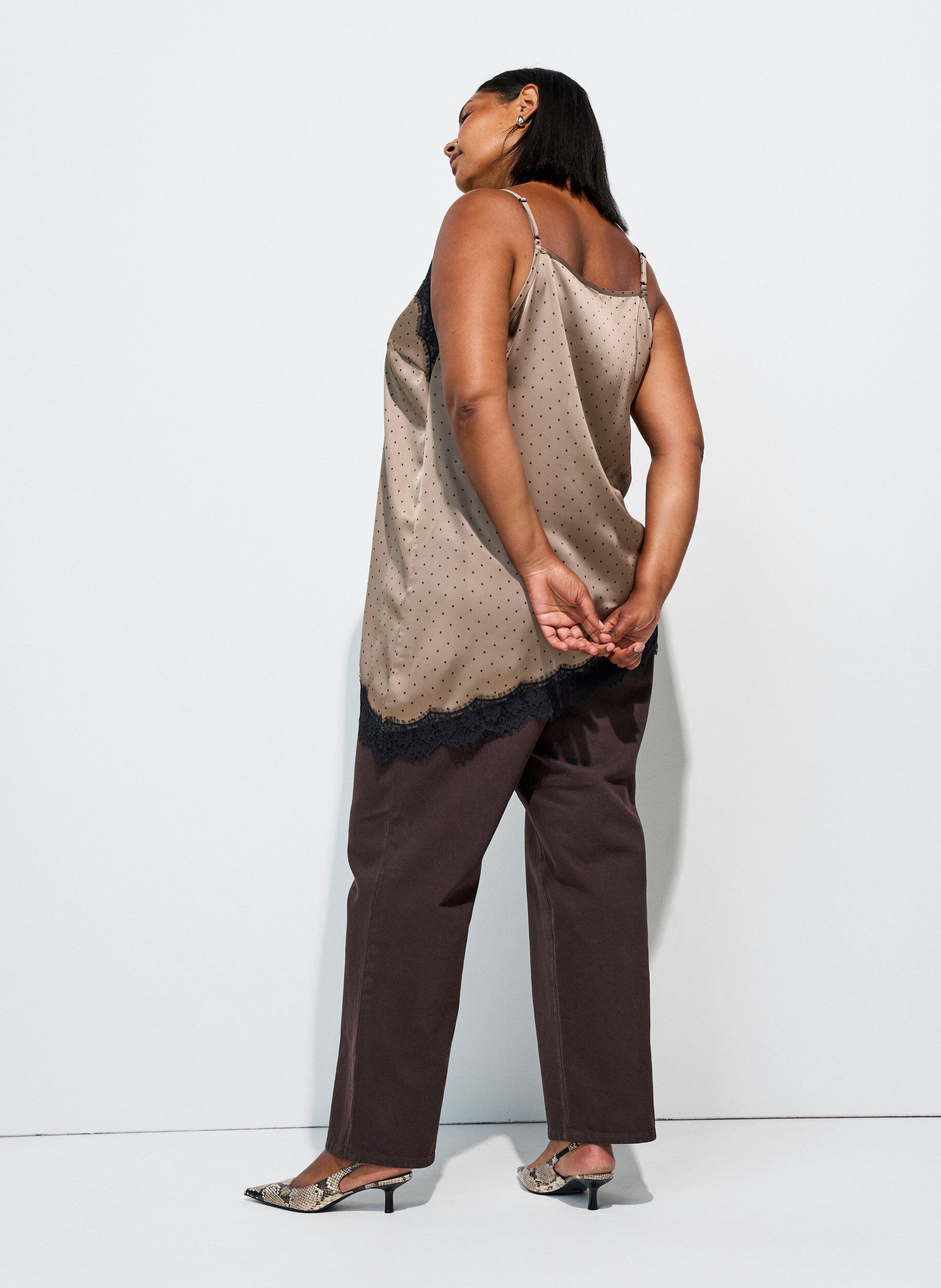 ZizziTr&auml;gertop mit Spitze und asymmetrischem Saum, Beige, Model image number 2
