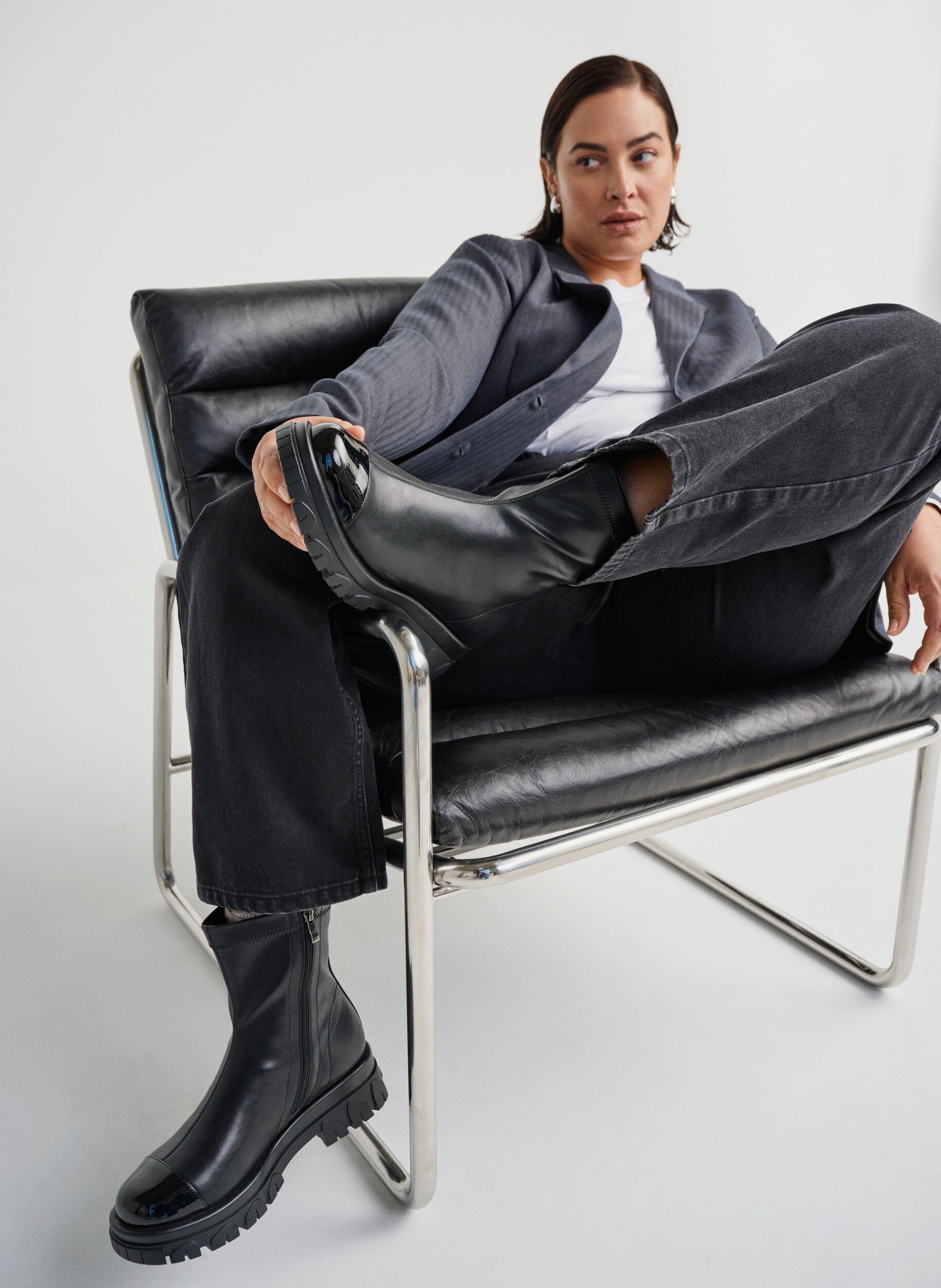 Zizzi Extra-Weite - Kn&ouml;chenstiefel mit Lackdetails, Schwarz, Image image number 0