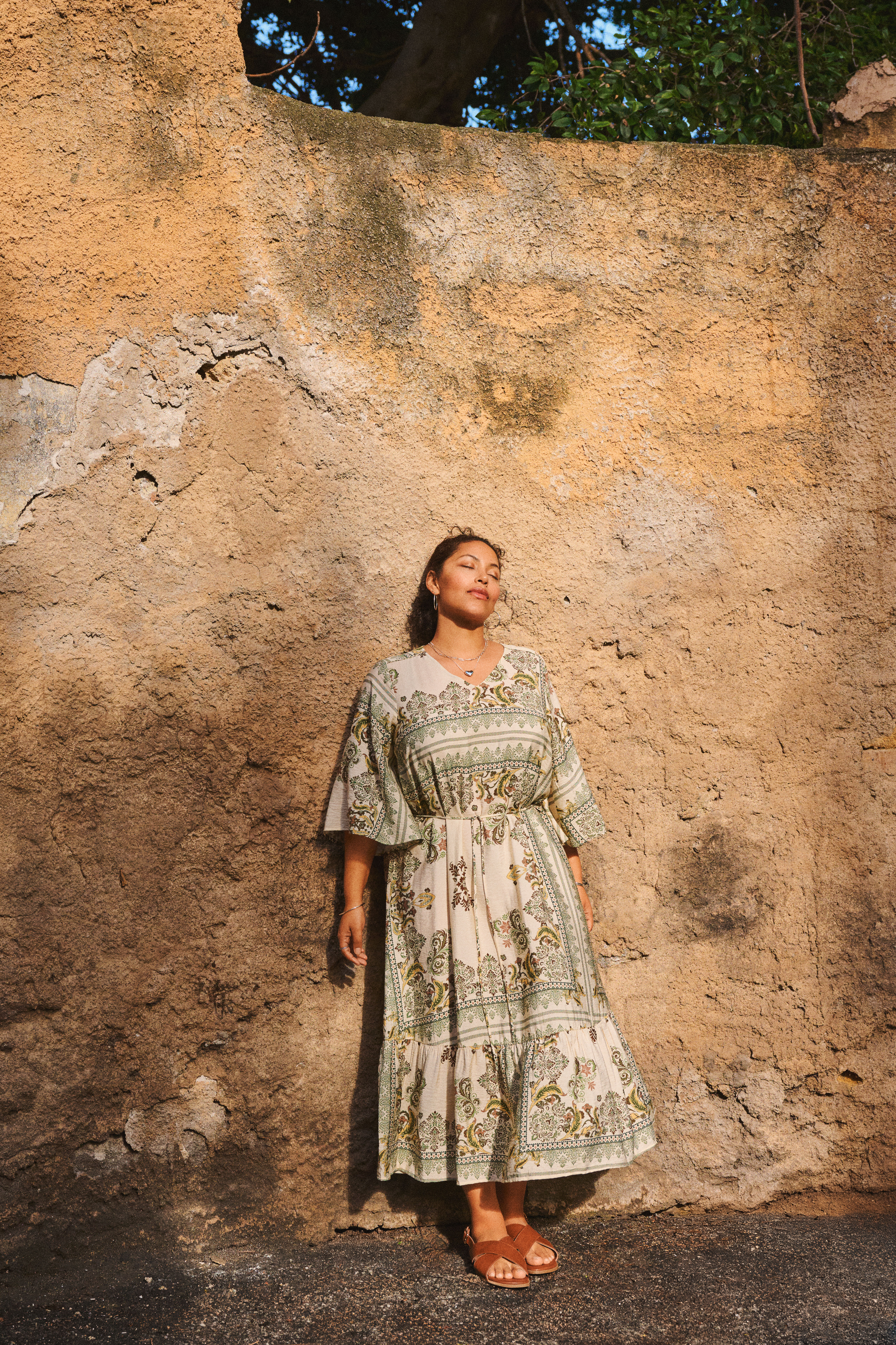 Zizzi Gemustertes Kleid in Gr&uuml;nt&ouml;nen, , Model