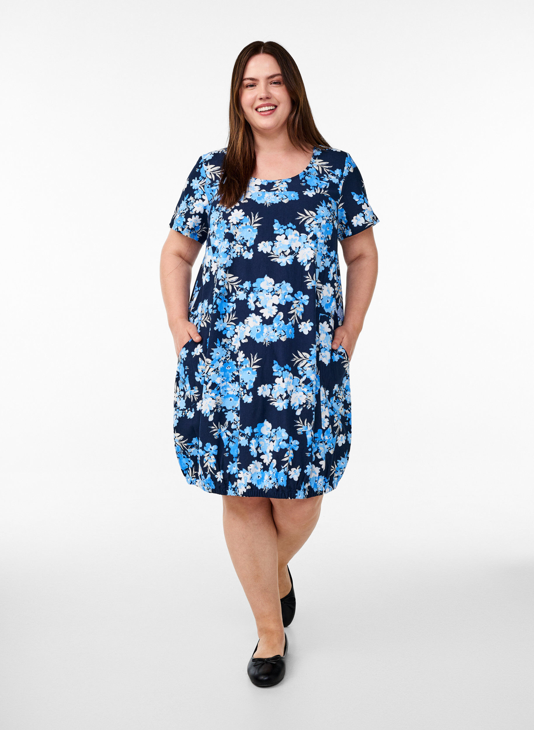 ZizziKurz&auml;rmliges Baumwollkleid mit Aufdruck, Blau, Model image number 1
