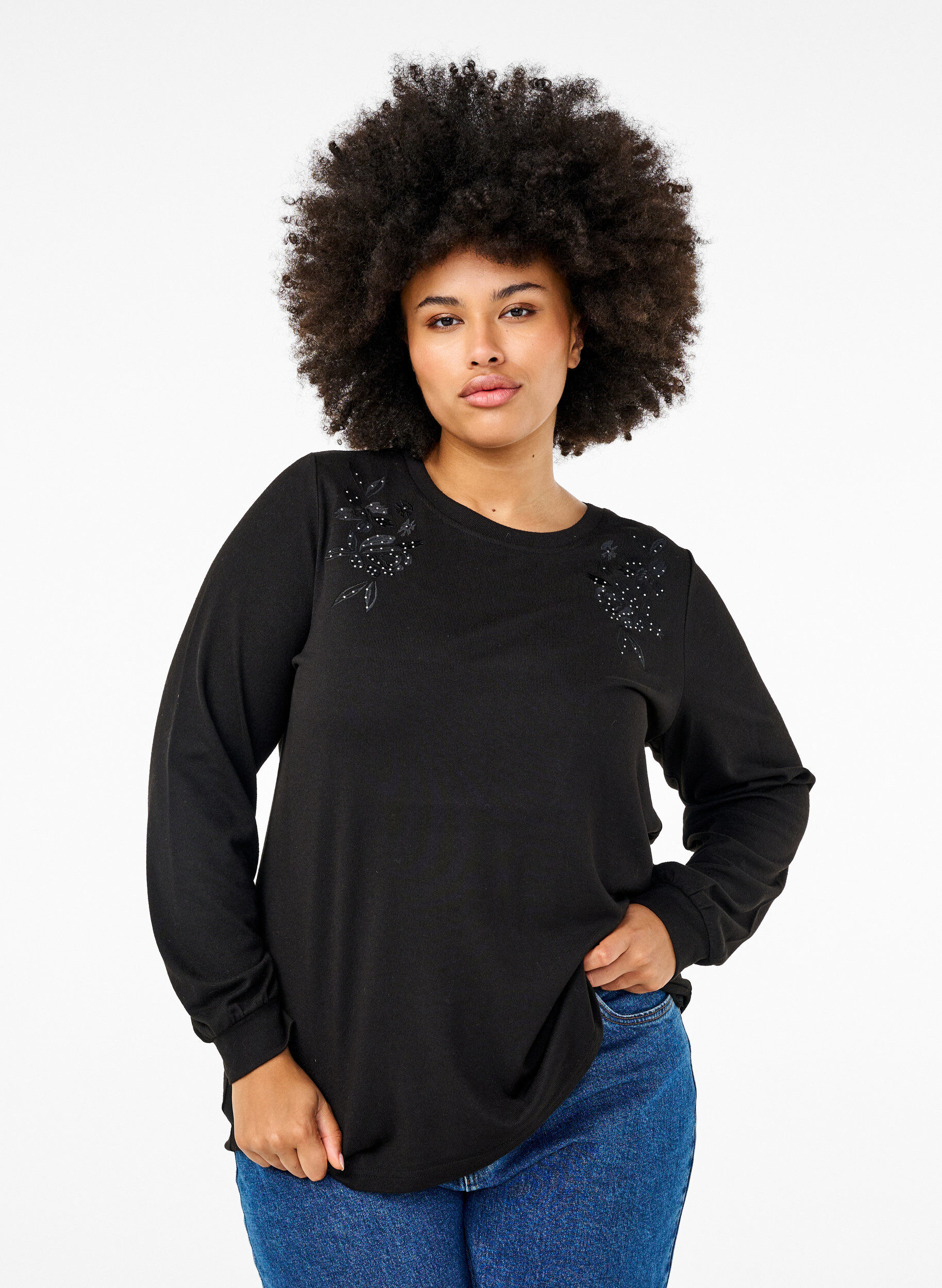 Zizzi Bluse mit Stickerei und Strasssteinen, Black, Model image number 0