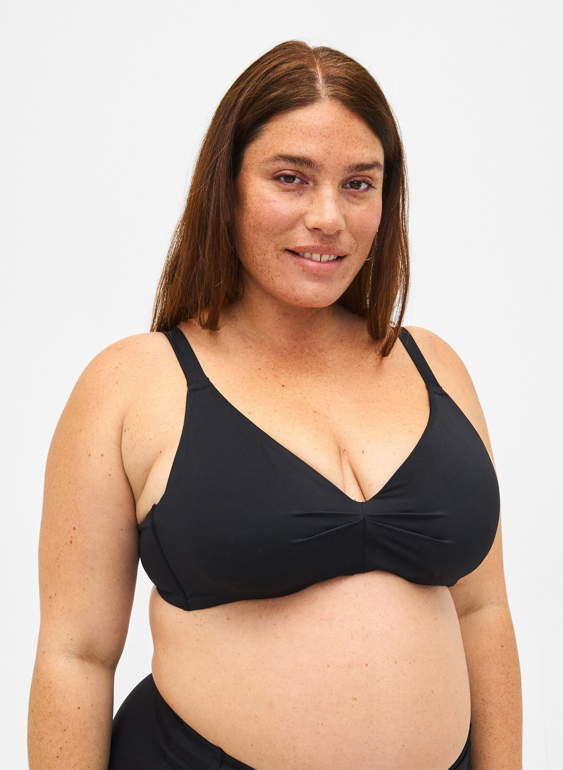 Zizzi Bikini-Oberteil mit B&uuml;gel und Faltendetail, Black, Model image number 0