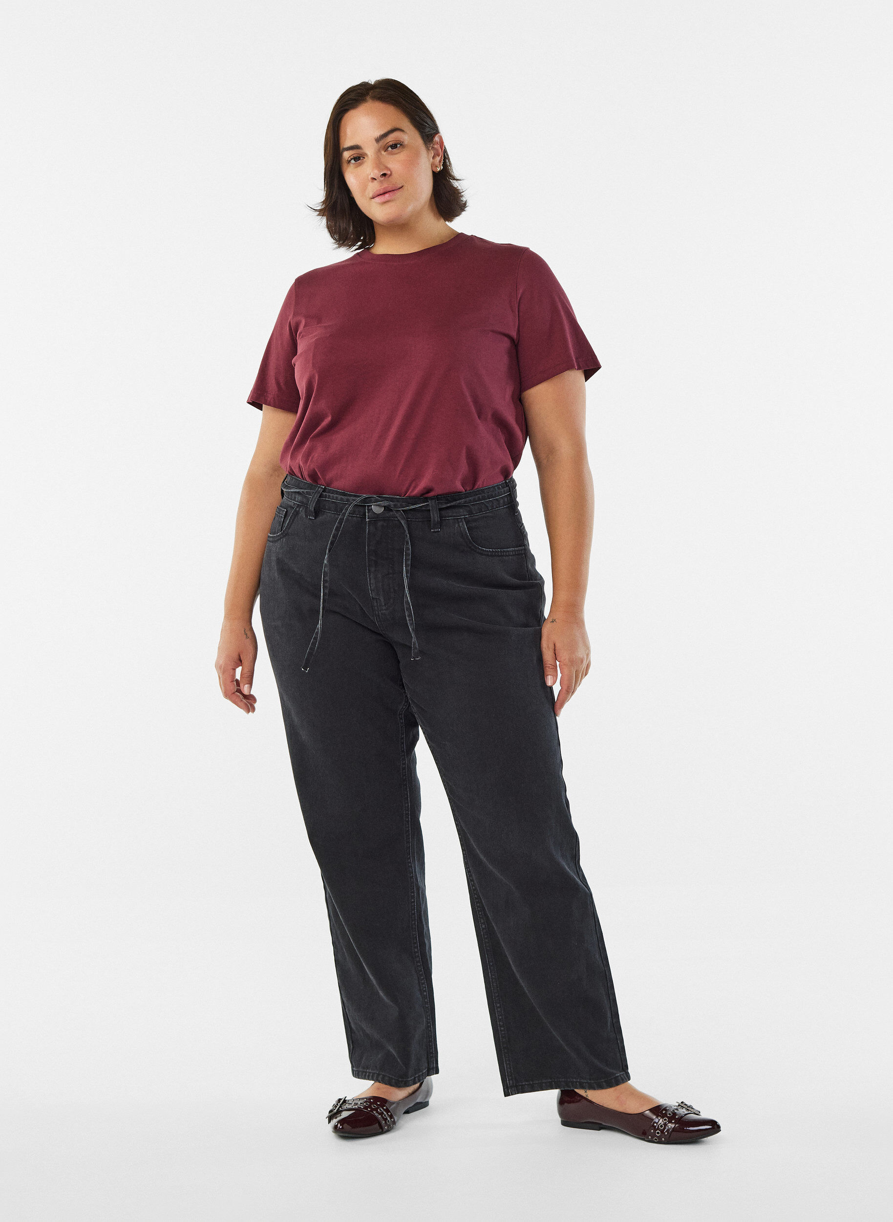 ZizziBasic-T-Shirt aus Baumwolle mit Rundhalsausschnitt., Dunkles Bordeaux, Model image number 1