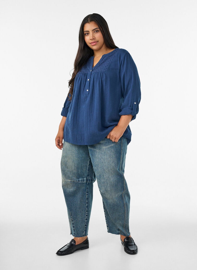 Bluse aus Baumwollmusselin mit Lochstickerei, Blau, Model image number 1