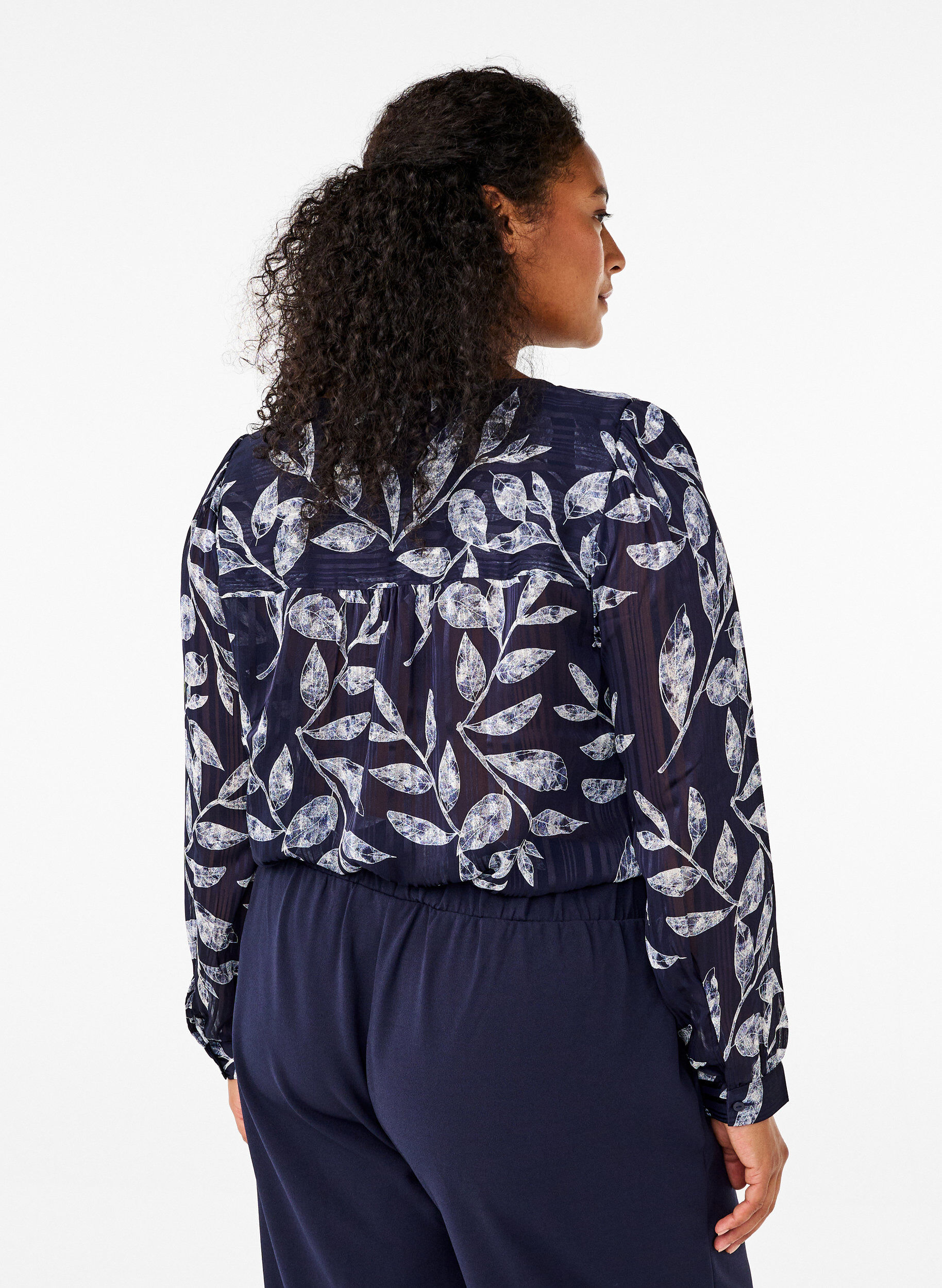 Zizzi Langarmshirt mit Kn&ouml;pfen, Blau, Model image number 2