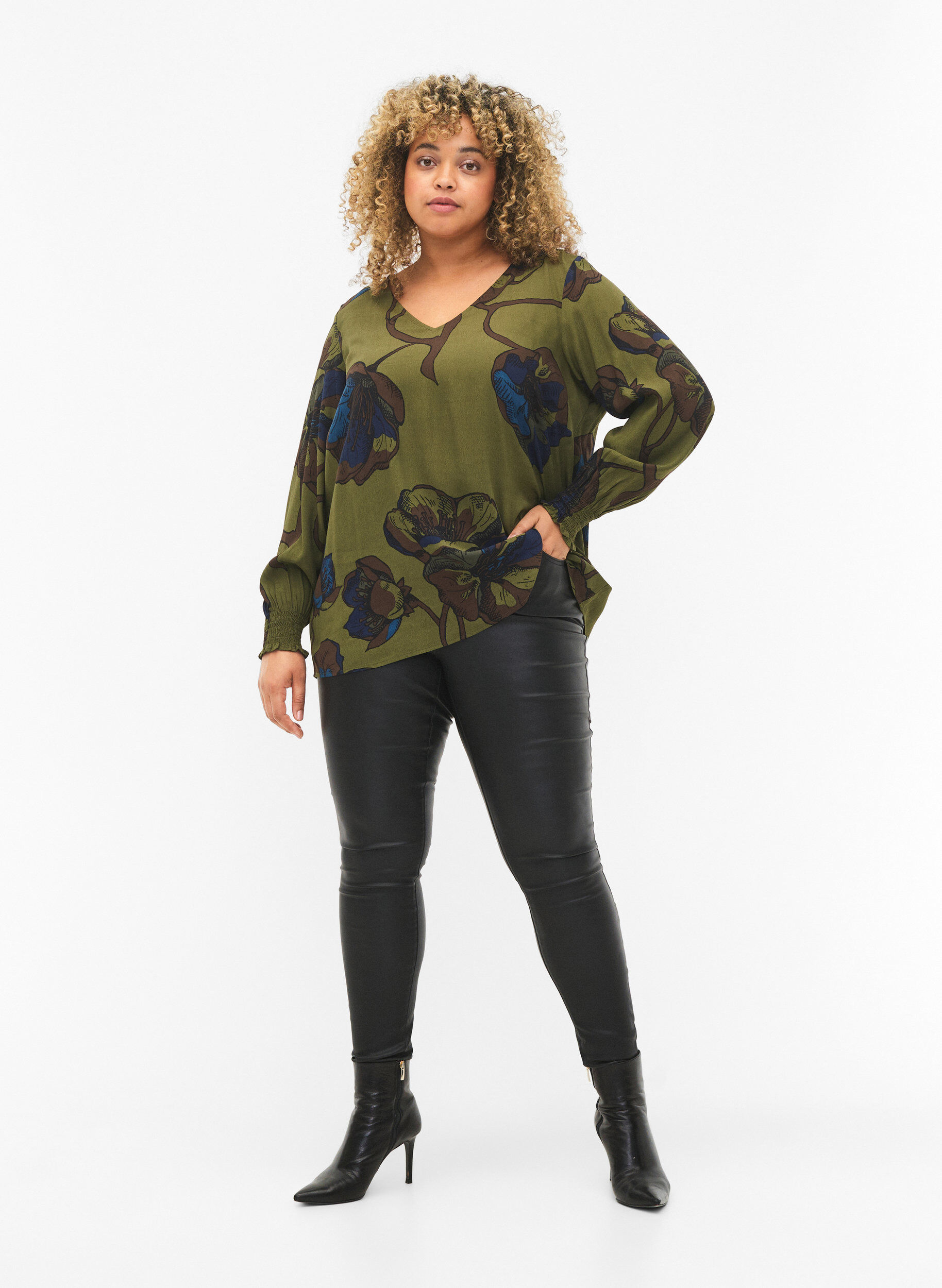 Zizzi Lang&auml;rmlige Viskosebluse mit Blumendruck	, Green Big Flower, Model image number 2