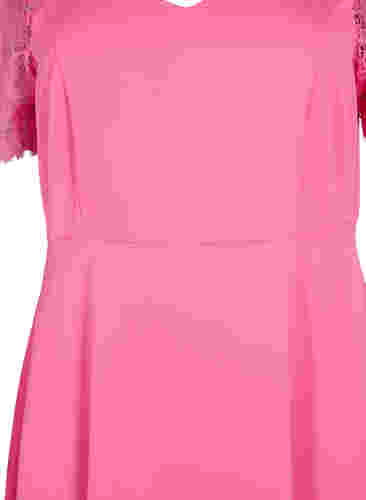 Midikleid mit kurzen Spitzenärmeln, Shocking Pink, Packshot image number 2