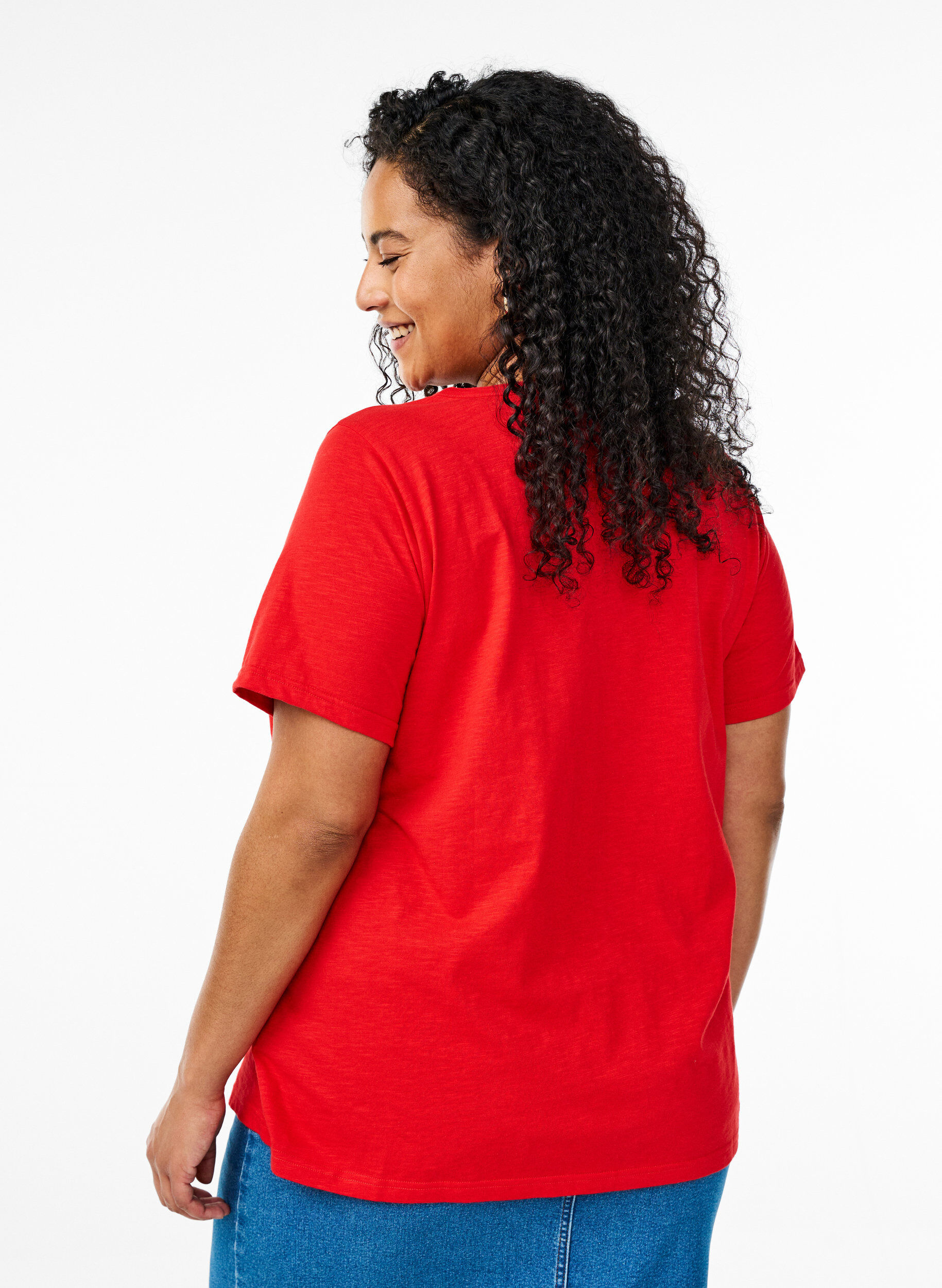Zizzi T-Shirt mit Knopfleiste, Rot, Model image number 2