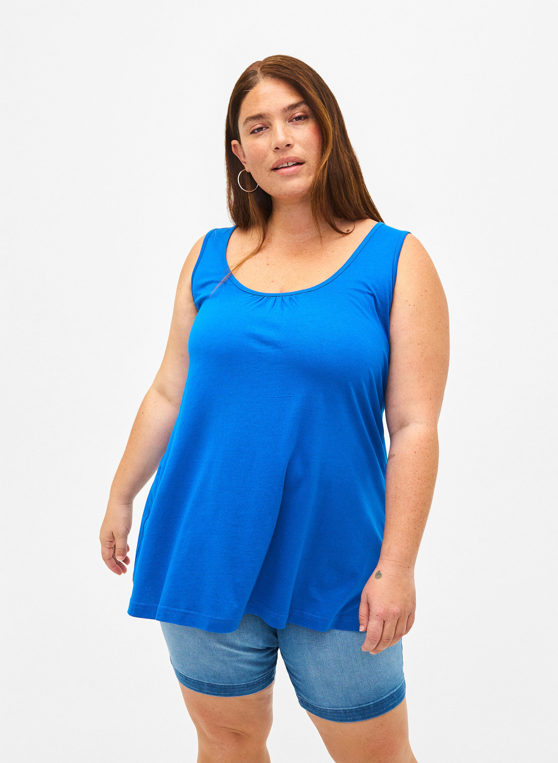 Zizzi Top mit A-Linie und Rundhalsausschnitt, Victoria blue, Model image number 0