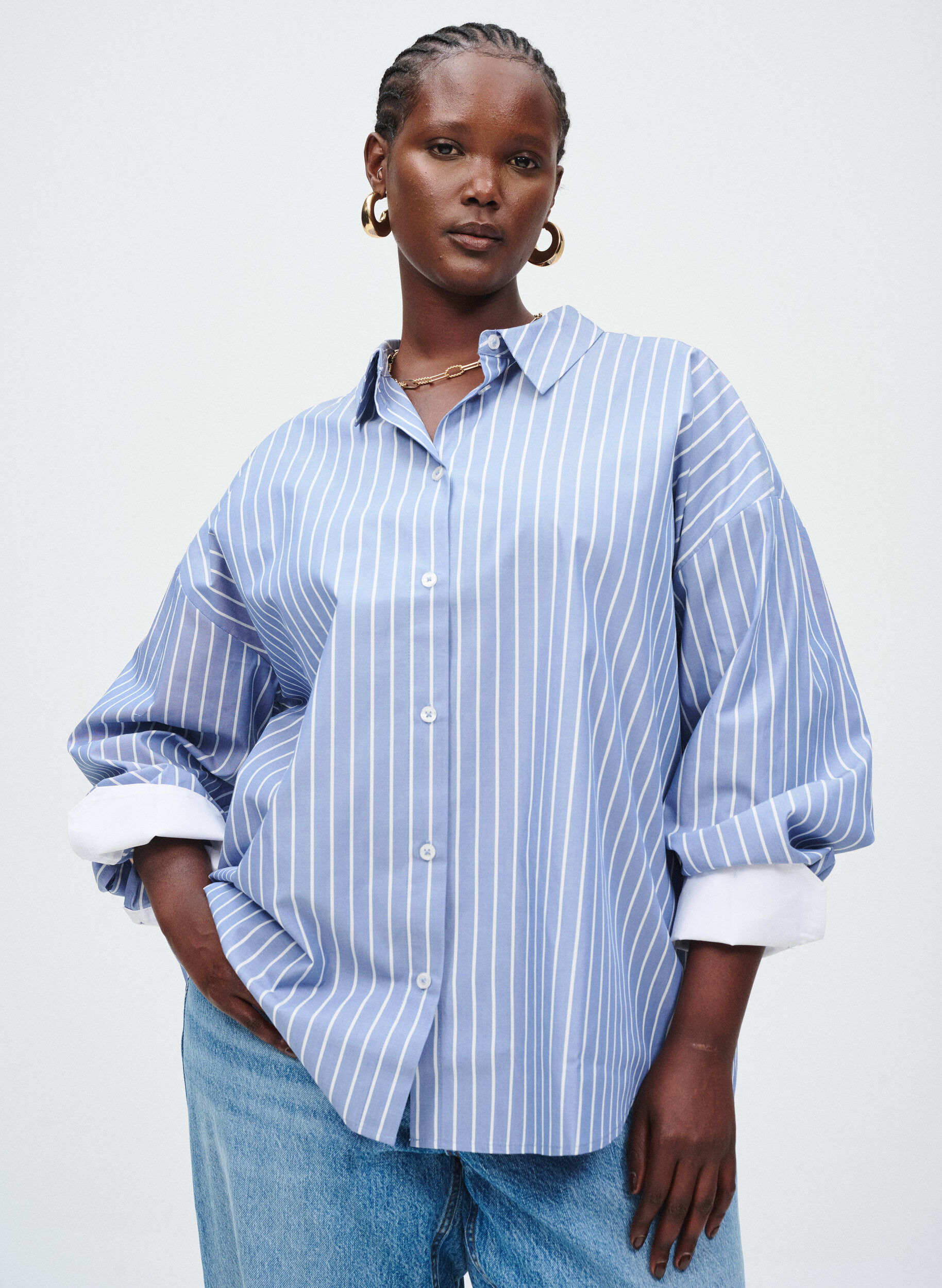 Zizzi Gestreiftes Hemd mit kontrastierenden &Auml;rmelb&uuml;ndchen, Blau, Image image number 0