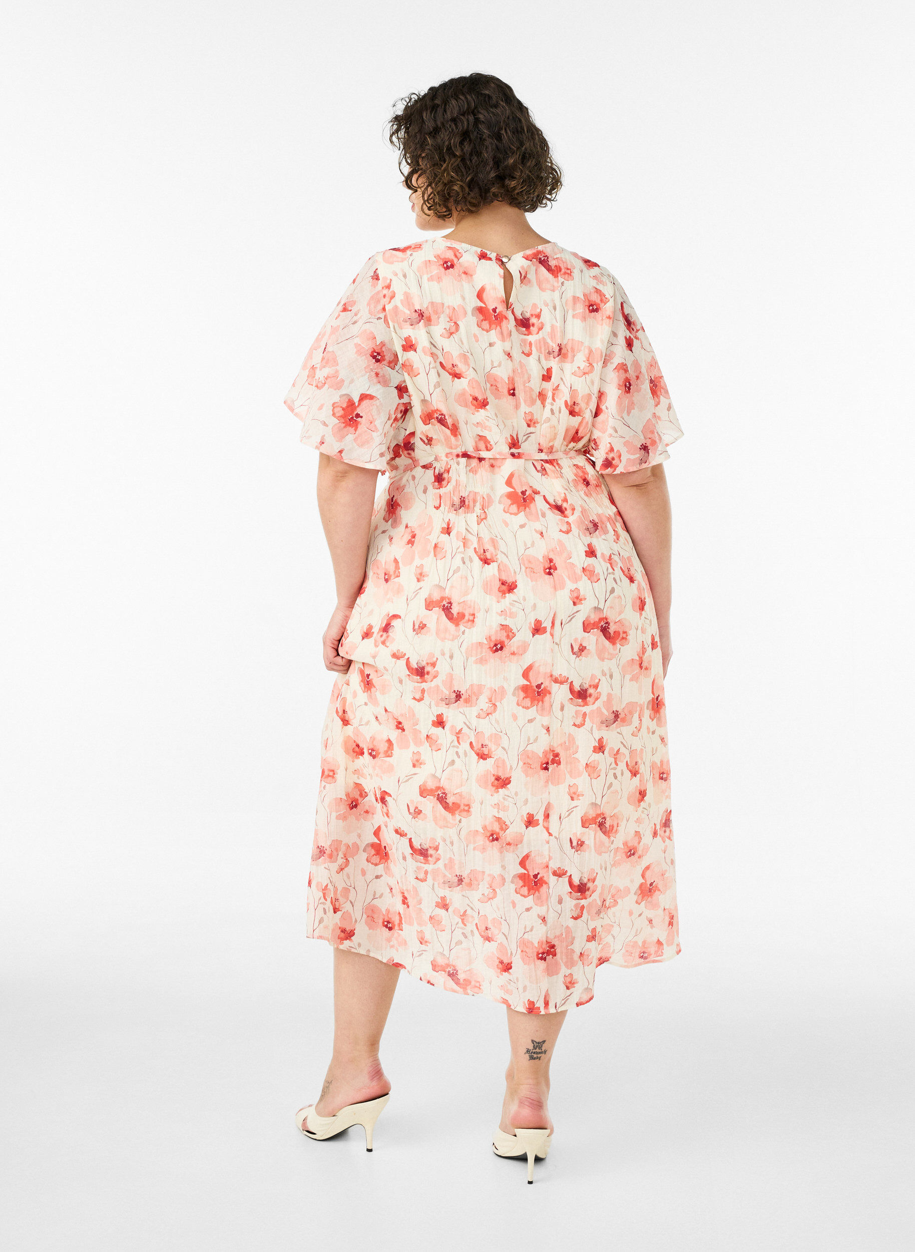 ZizziKn&ouml;chellanges Kleid mit Fl&uuml;gel&auml;rmeln und Bindeg&uuml;rtel, Rot, Model image number 1