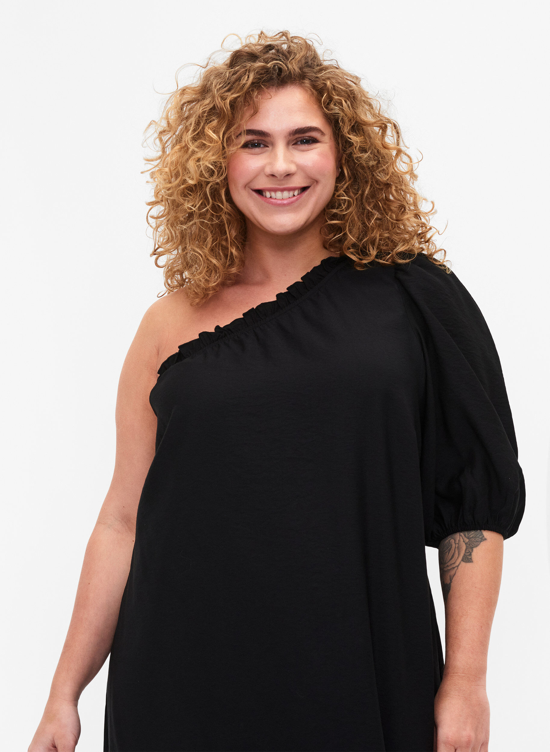 Zizzi One-Shoulder-Kleid aus Viskose, Schwarz, Model image number 2