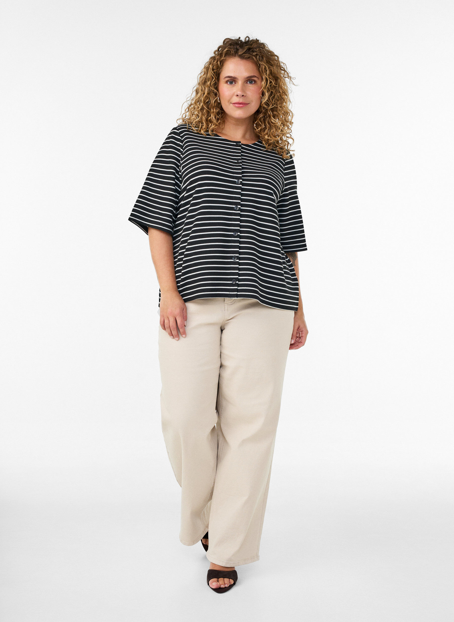 ZizziBluse mit Rippstruktur und Knopfleiste, Schwarz, Model image number 1