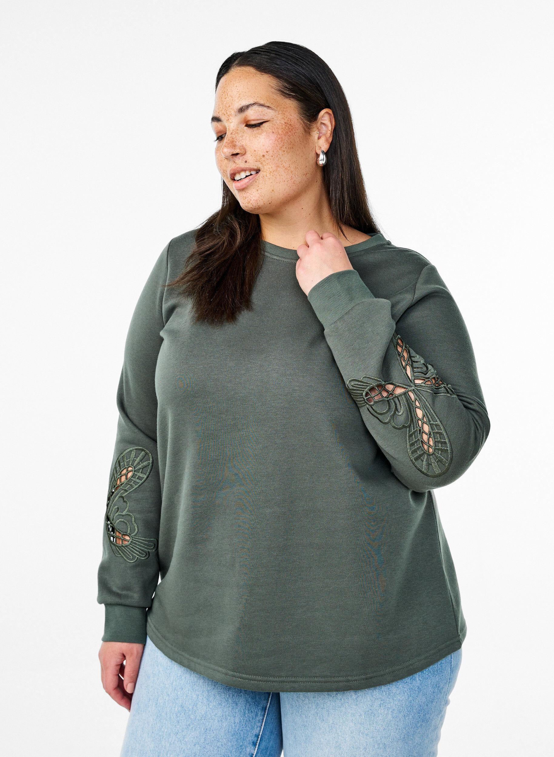 Zizzi Sweatshirt mit aufgestickten Cut-Outs, Thyme, Model image number 0