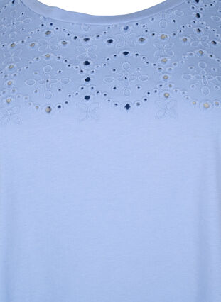 T-Shirt aus Bio-Baumwolle mit Lochstickerei, Serenity, Packshot image number 2