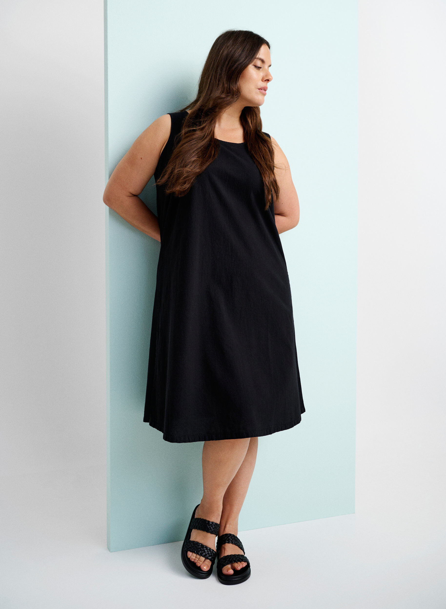 Zizzi &Auml;rmelloses Baumwollkleid mit A-Linie, Black, Image image number 0
