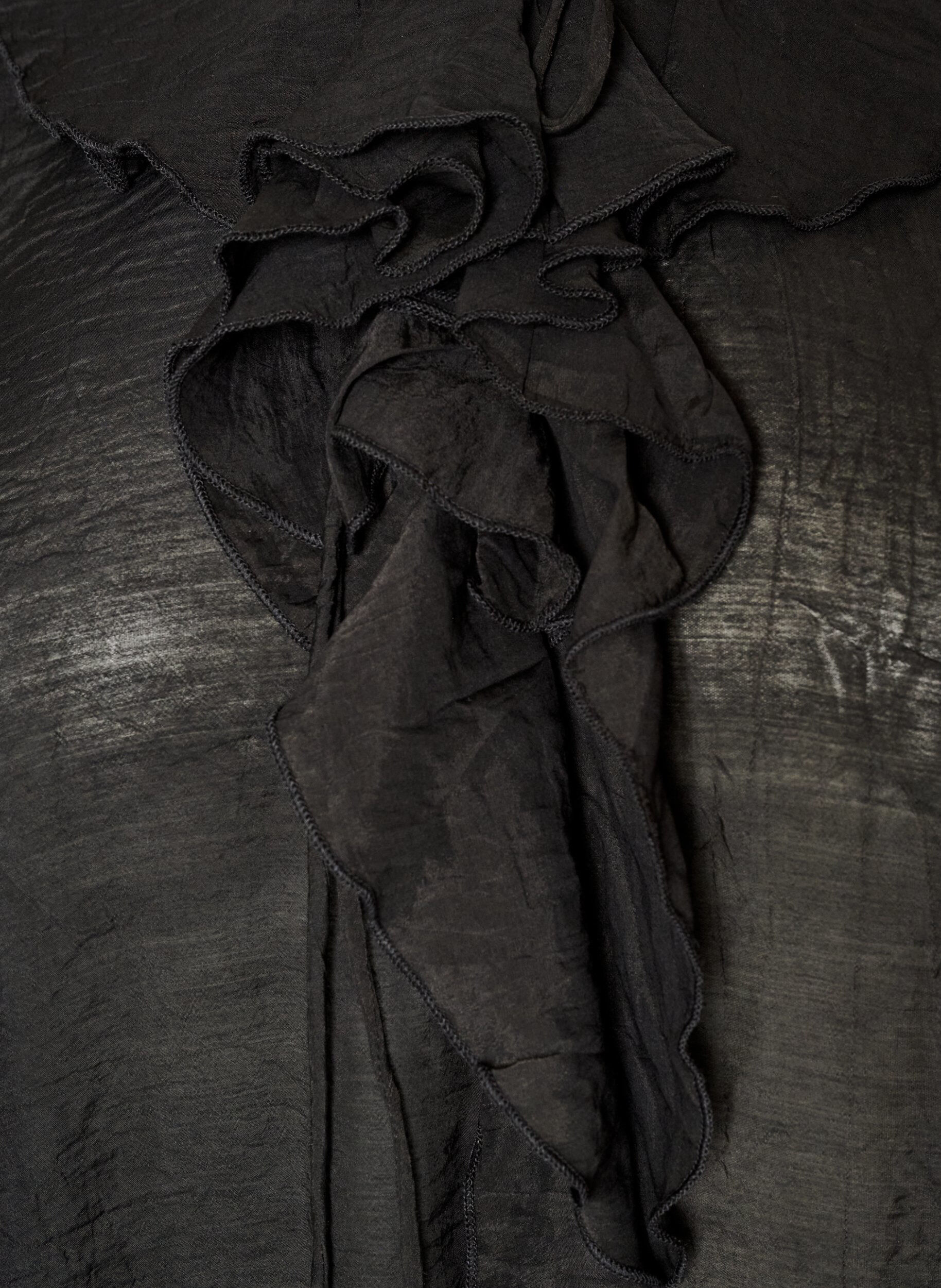 ZizziViskosebluse mit R&uuml;schen und langen &Auml;rmeln, Schwarz, Packshot image number 2