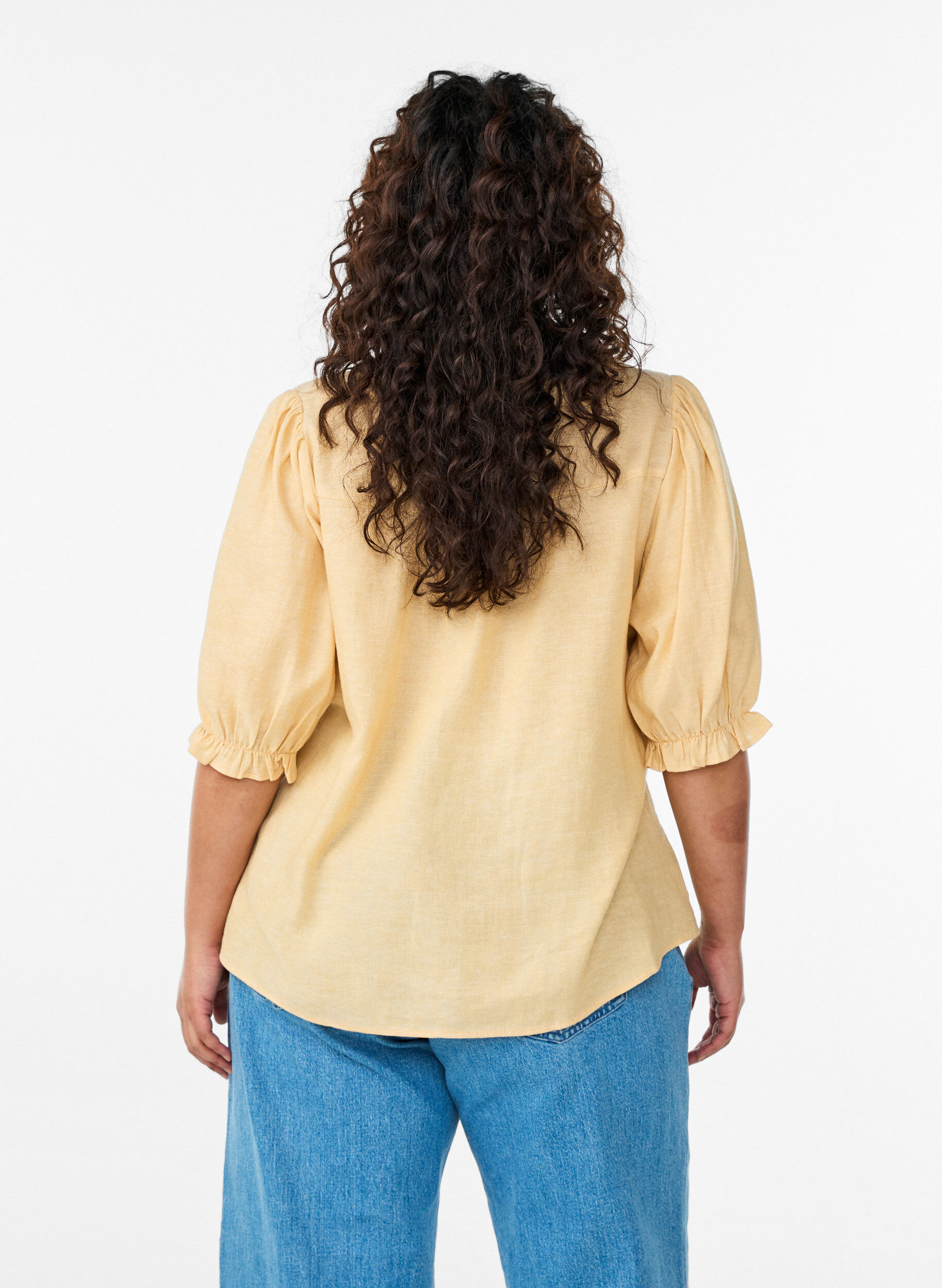 Zizzi Bluse aus Leinen und Viskose mit 1/2-&Auml;rmeln, Gelb, Model image number 2