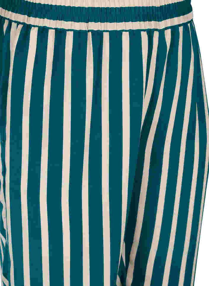 Locker sitzende gestreifte Hose, Green Stripe, Packshot image number 2