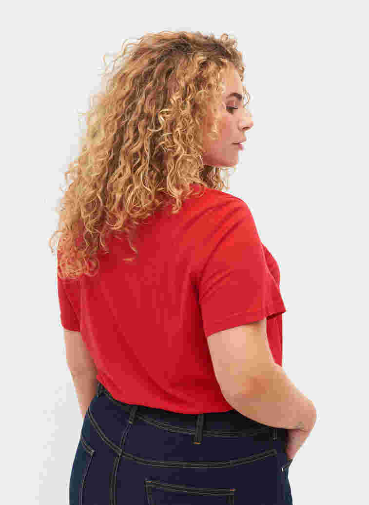 Baumwoll-T-Shirt mit Aufdruck, Chinese Red Arisona, Model