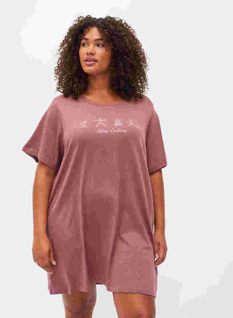 Oversized Nacht T-Shirt aus Bio-Baumwolle, Rose Brown W. Relax , Model