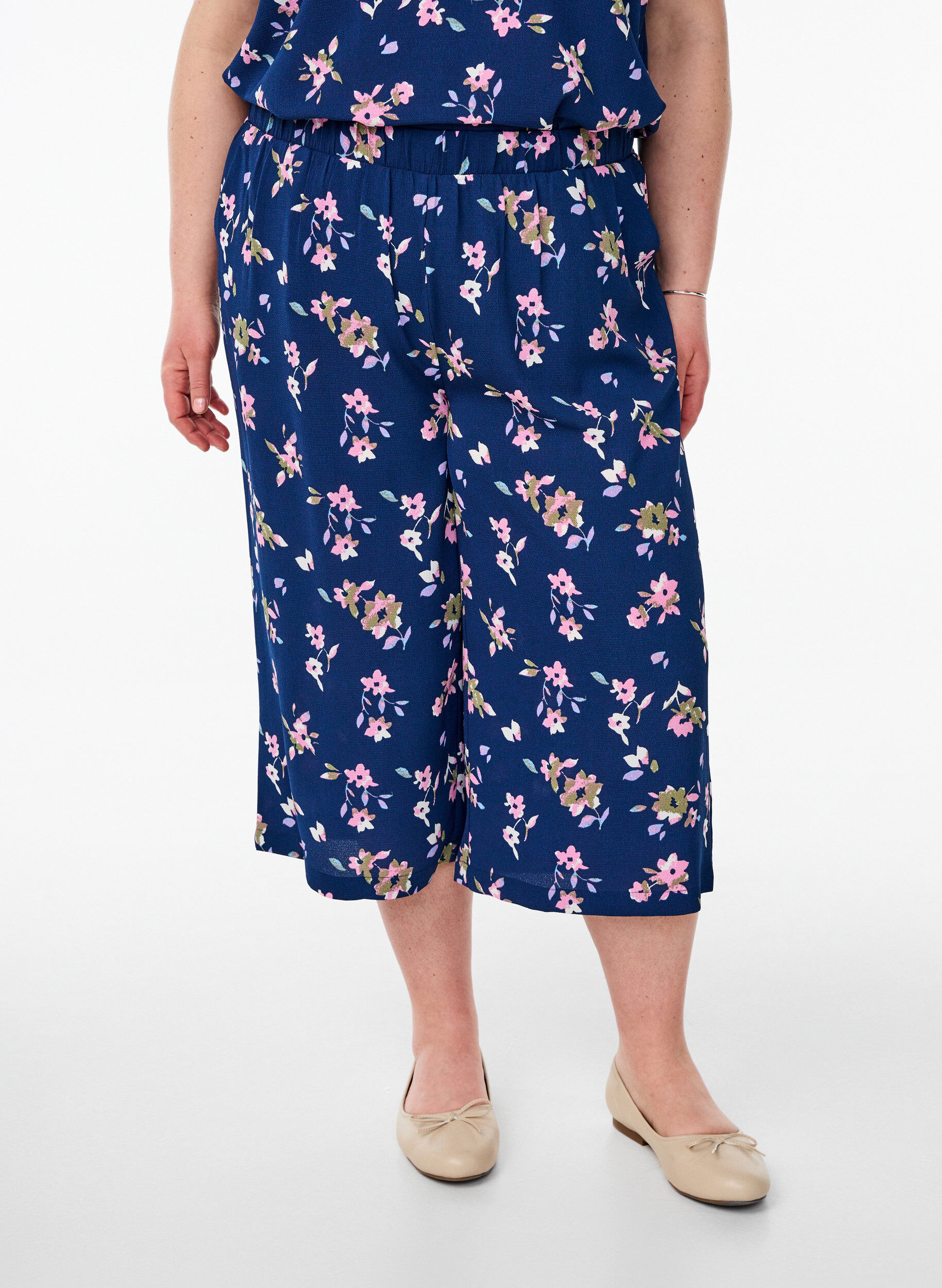 Zizzi Culotte-Hose mit Print, Blau, Model image number 2