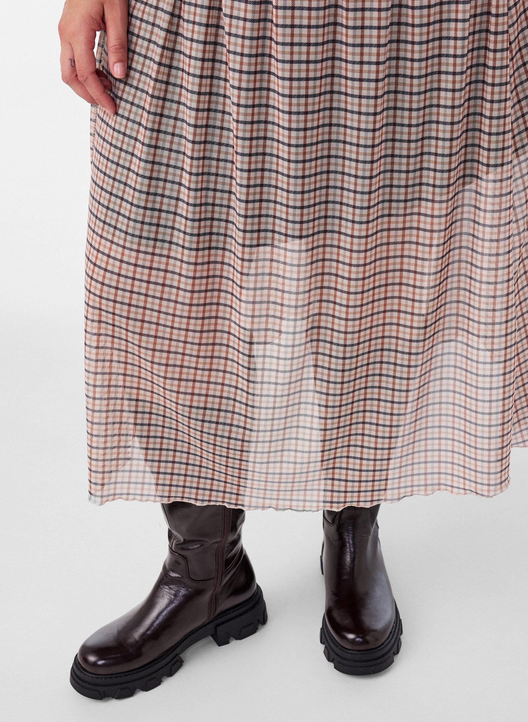 ZizziKarierter Midi-Rock aus Mesh, Beige, Model image number 2