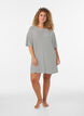 Gestreiftes Nachthemd aus Viskosejersey, Vanille, Model image number 1