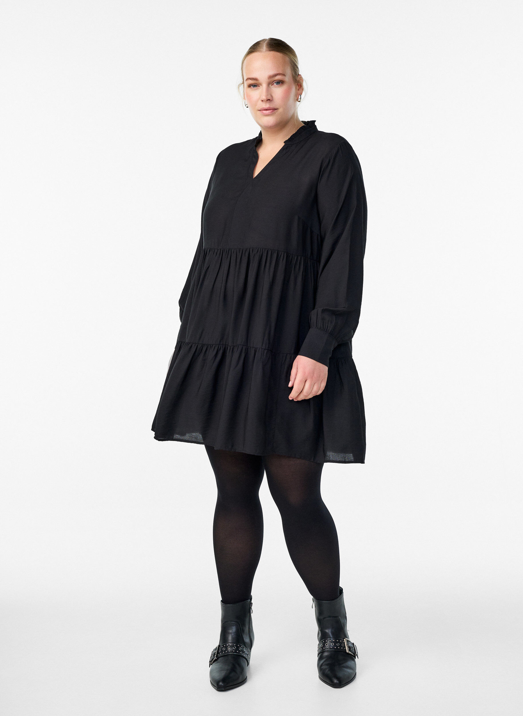 Zizzi A-Linien-Kleid mit R&uuml;schenkragen, Schwarz, Model image number 1