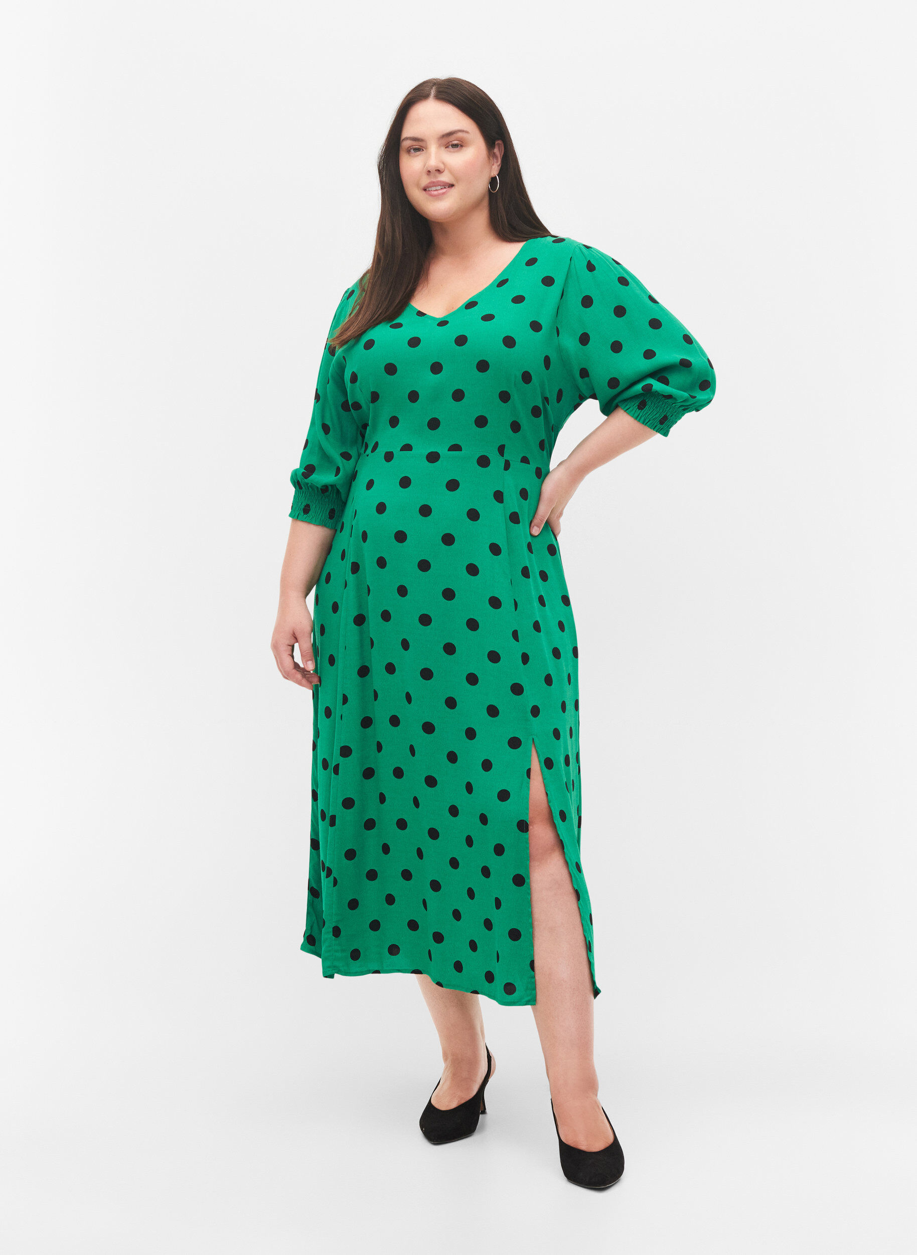 Zizzi Midikleid aus Viskose mit Punktmustern, Jolly Green Dot AOP, Model image number 3