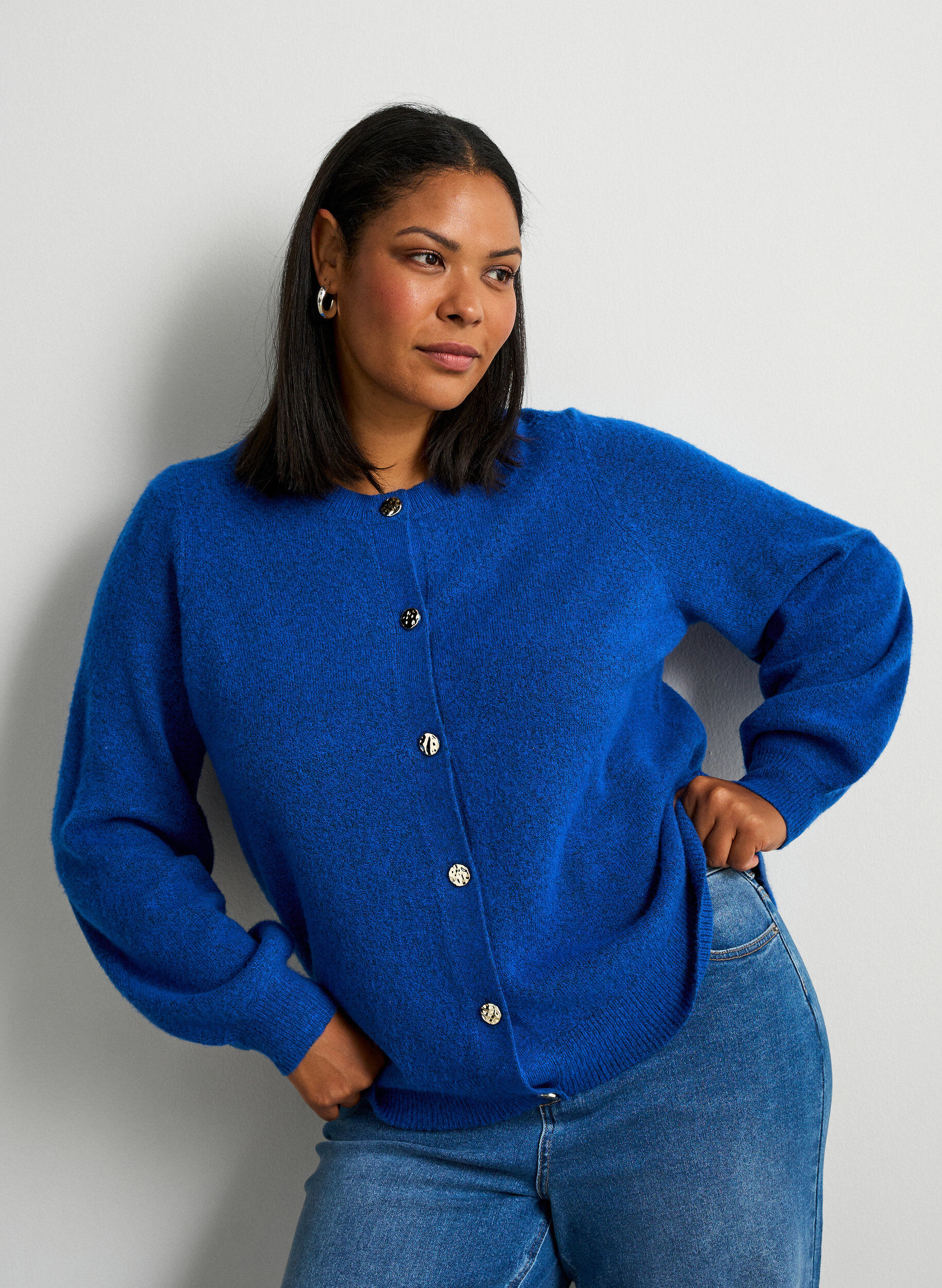 ZizziStrickjacke aus weichem Strick mit goldfarbenen Kn&ouml;pfen, T&uuml;rkis, Model image number 0