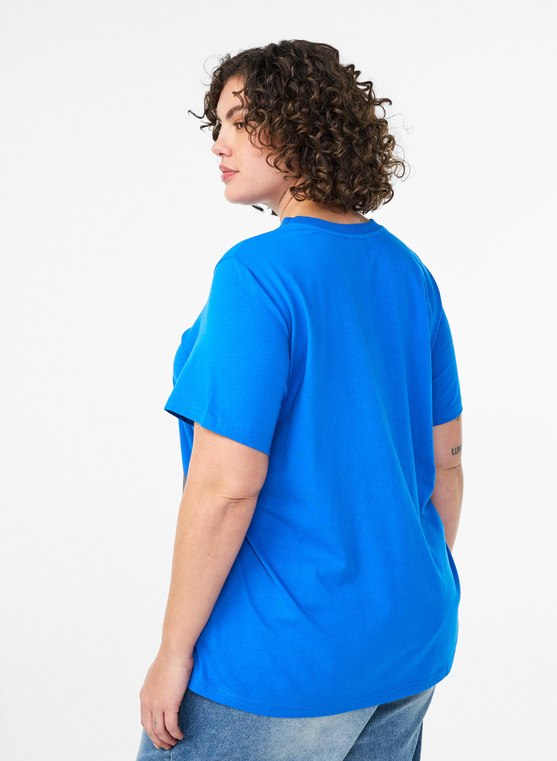 Zizzi Basic T-Shirt aus Baumwolle mit Rundhalsausschnitt, Blau, Model image number 2