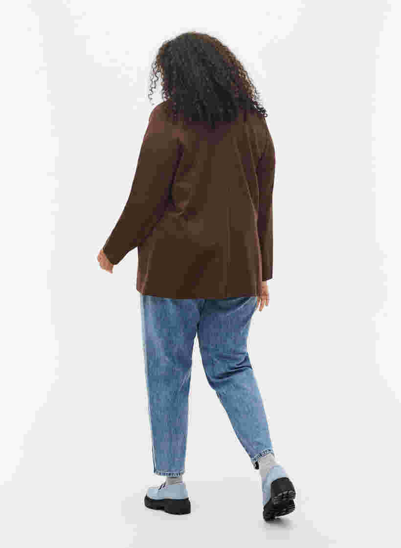 Gekürzte Mille Mom-Jeans mit Colour-Block, Blue denim, Model image number 1