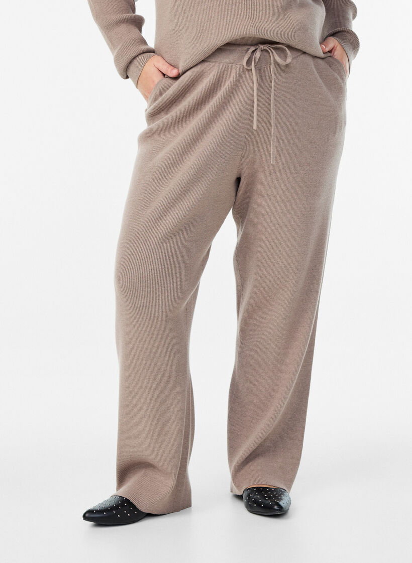 Hoch taillierte Hose aus Rippstrick mit geradem Bein, Beige, Model image number 2