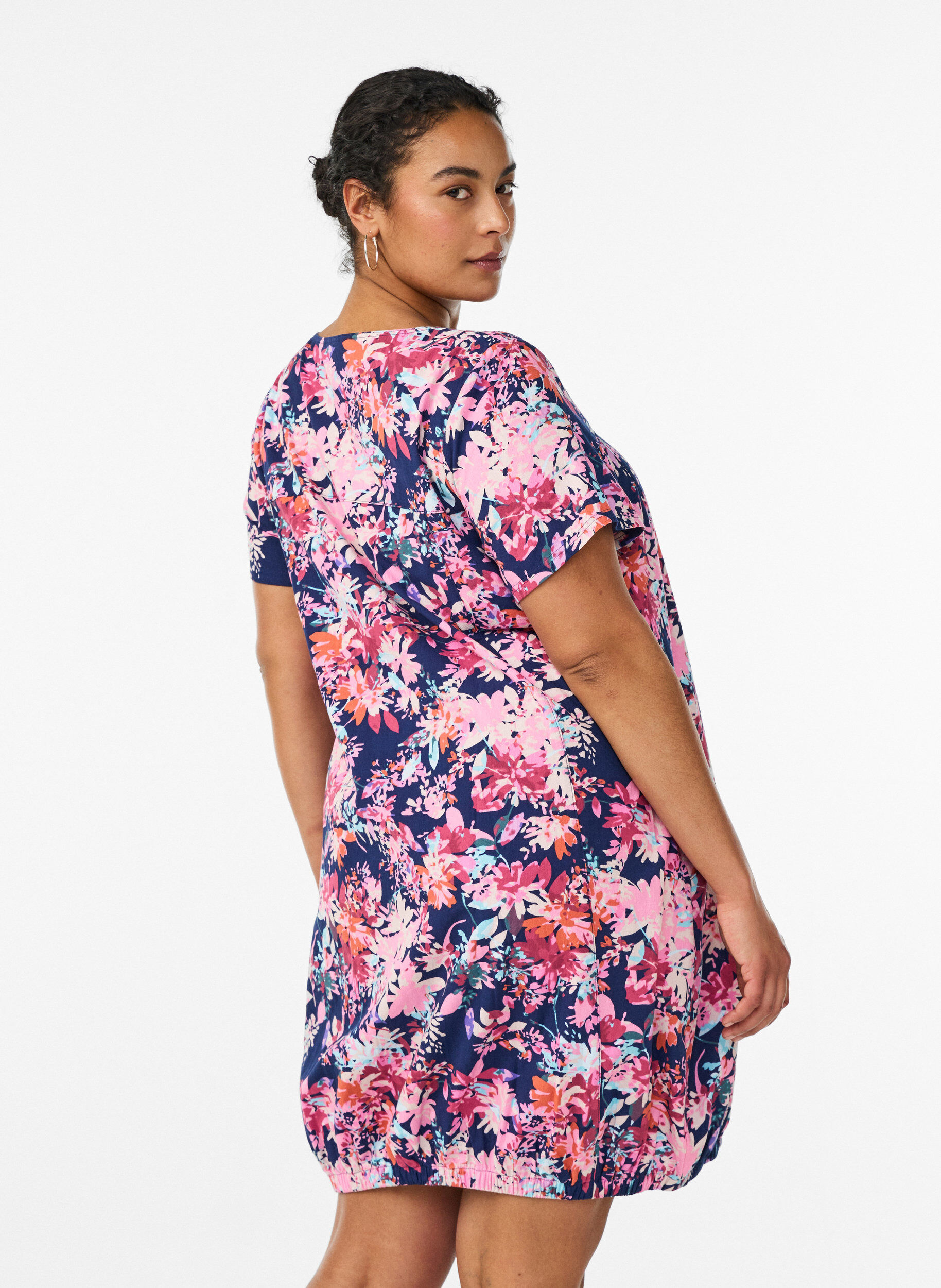 Zizzi Kurz&auml;rmliges Baumwollkleid mit Aufdruck, Blau, Model image number 2