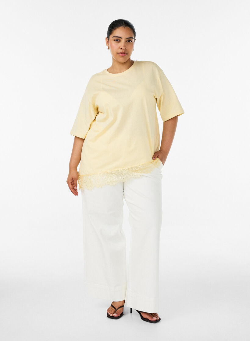 T-Shirt mit asymmetrischem Spitzensaum, Gelb, Model image number 1