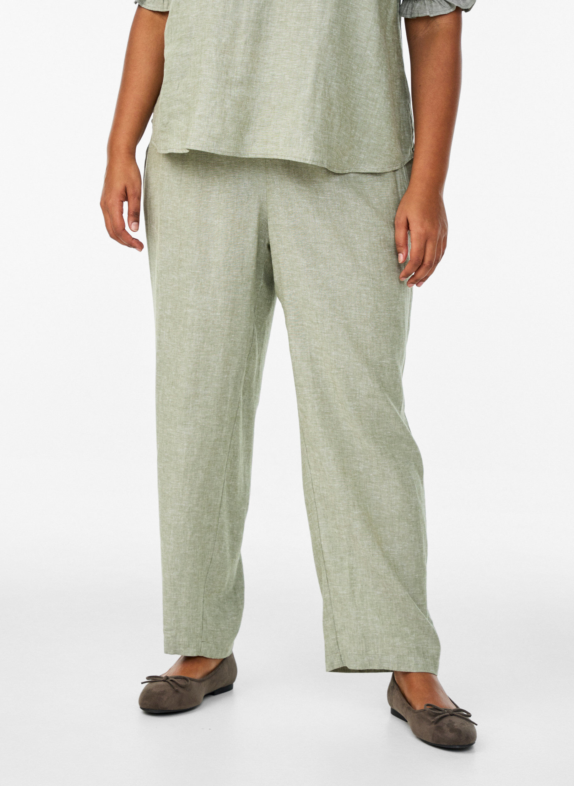 ZizziLockere Hose aus Leinen und Viskose, Gr&uuml;n, Model image number 3