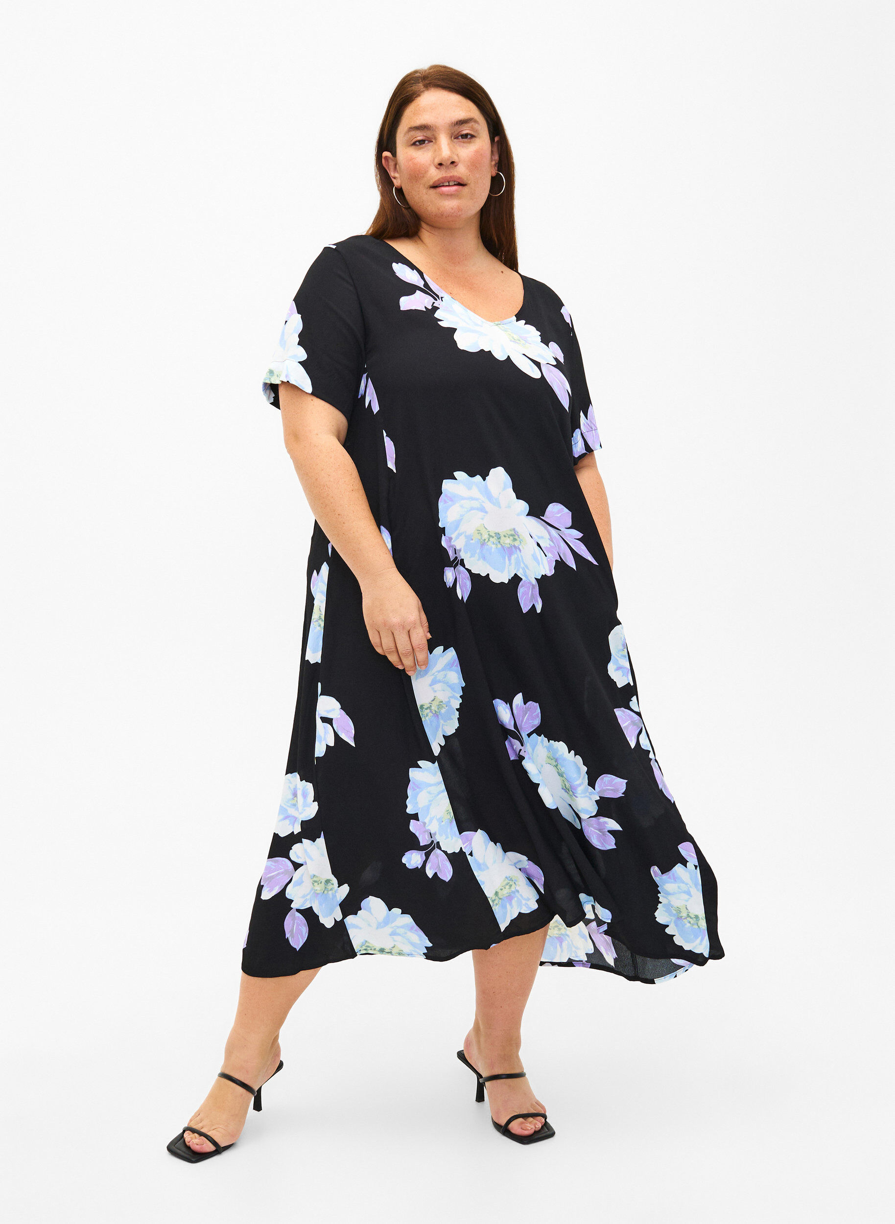 Zizzi Blumenkleid aus Viskose mit kurzen &Auml;rmeln, Black Big Flower AOP, Model image number 0