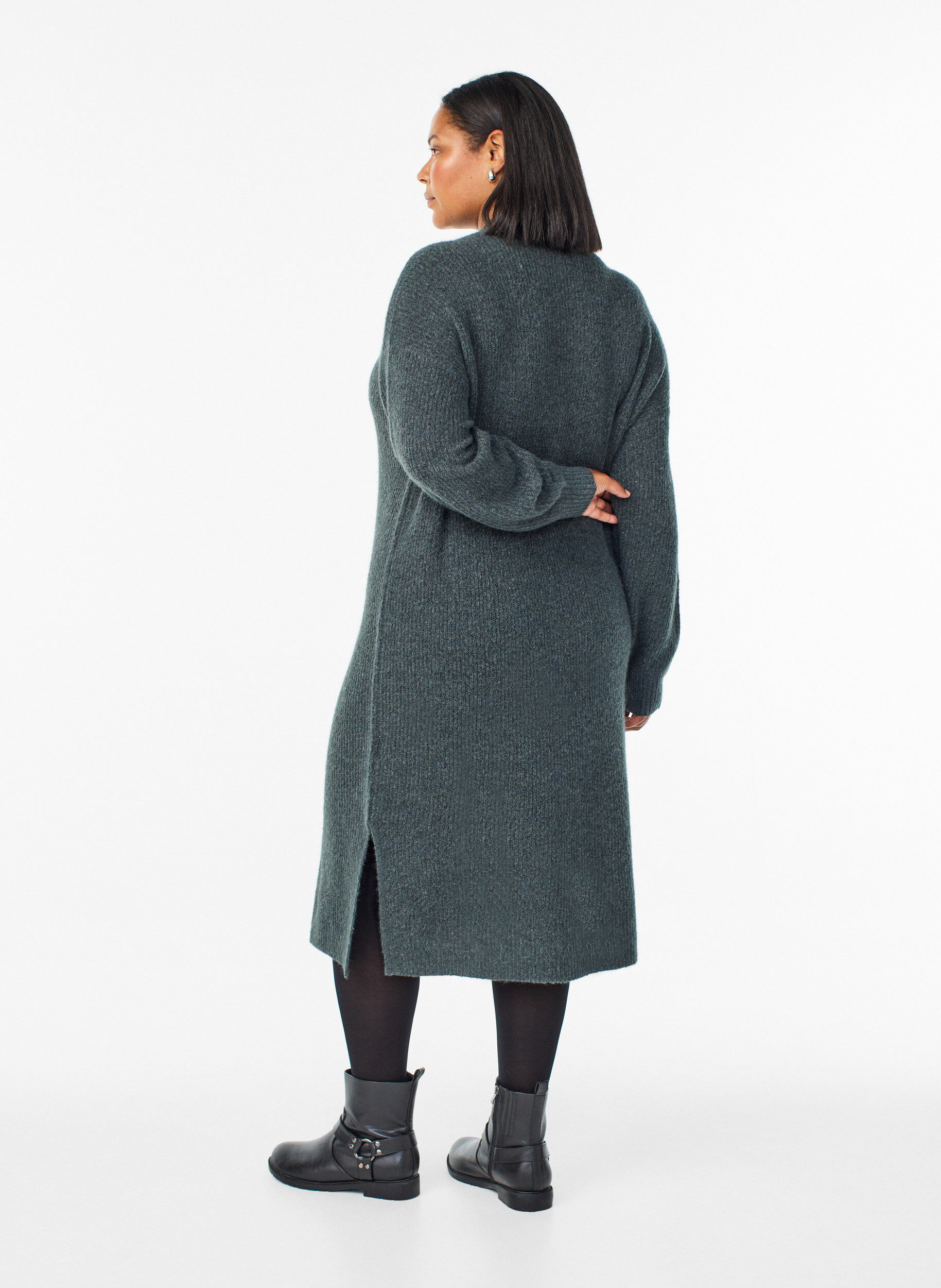 Zizzi Langes Strickkleid mit hohem Kragen, Gr&uuml;n, Model image number 1