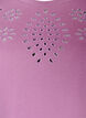 T-Shirt aus Bio-Baumwolle mit Lochstickerei, Lila, Packshot image number 2