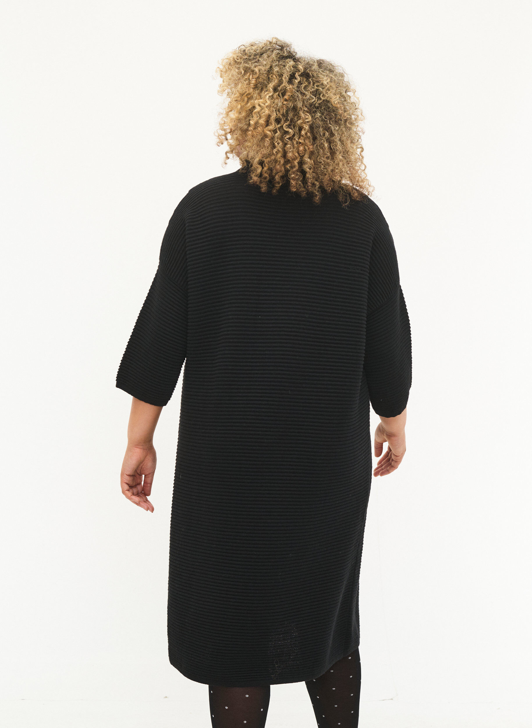 Zizzi Strickkleid mit kurzen &Auml;rmeln, Black, Model image number 1