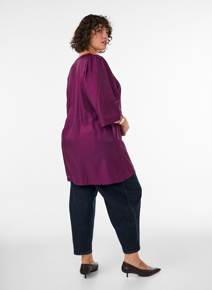 Gl&auml;nzende Tunika mit V-Ausschnitt und 3/4-&Auml;rmeln, Lila, Model image number 2