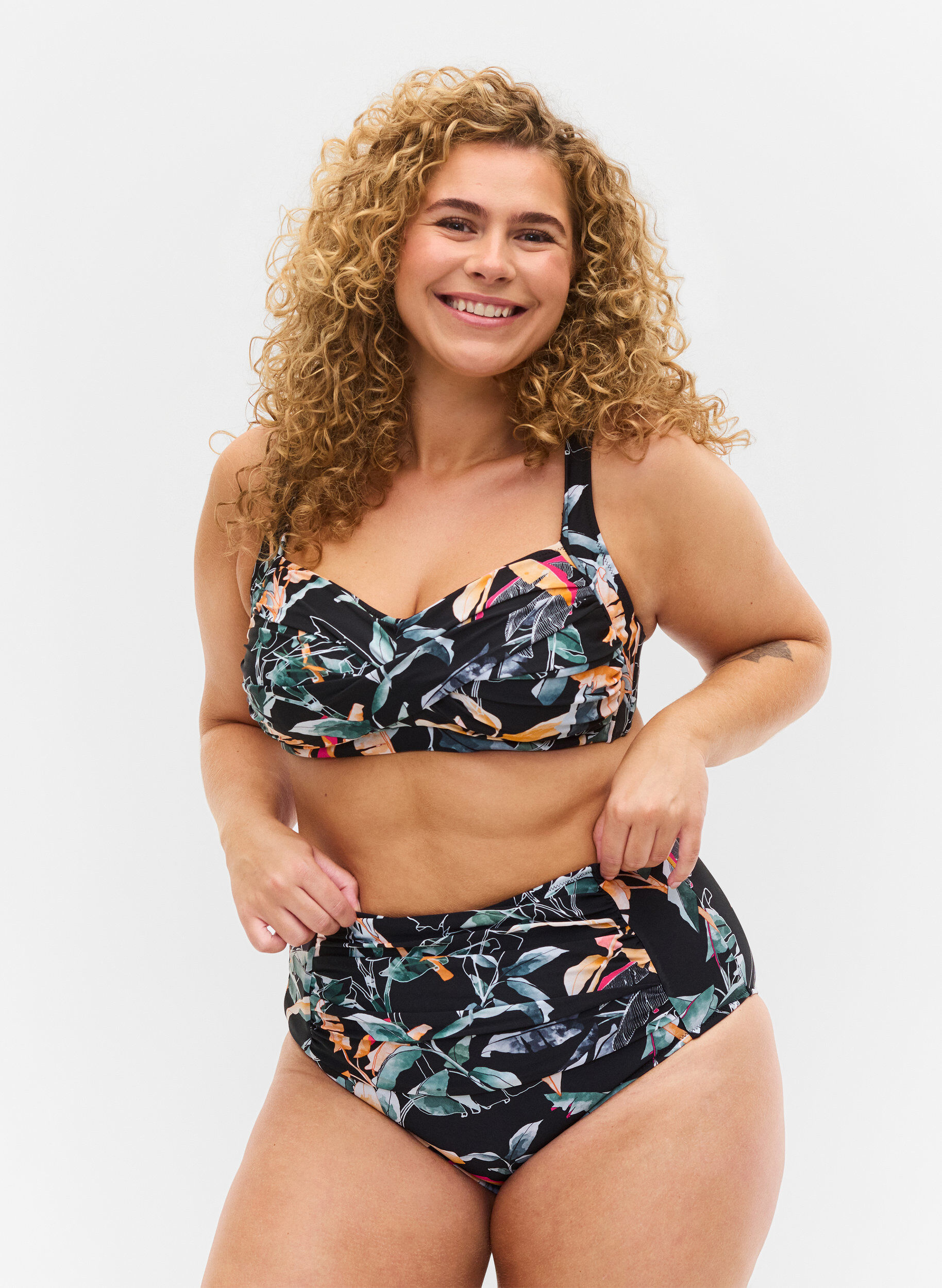 Zizzi Bikinihose, Leaf Print, Model image number 0