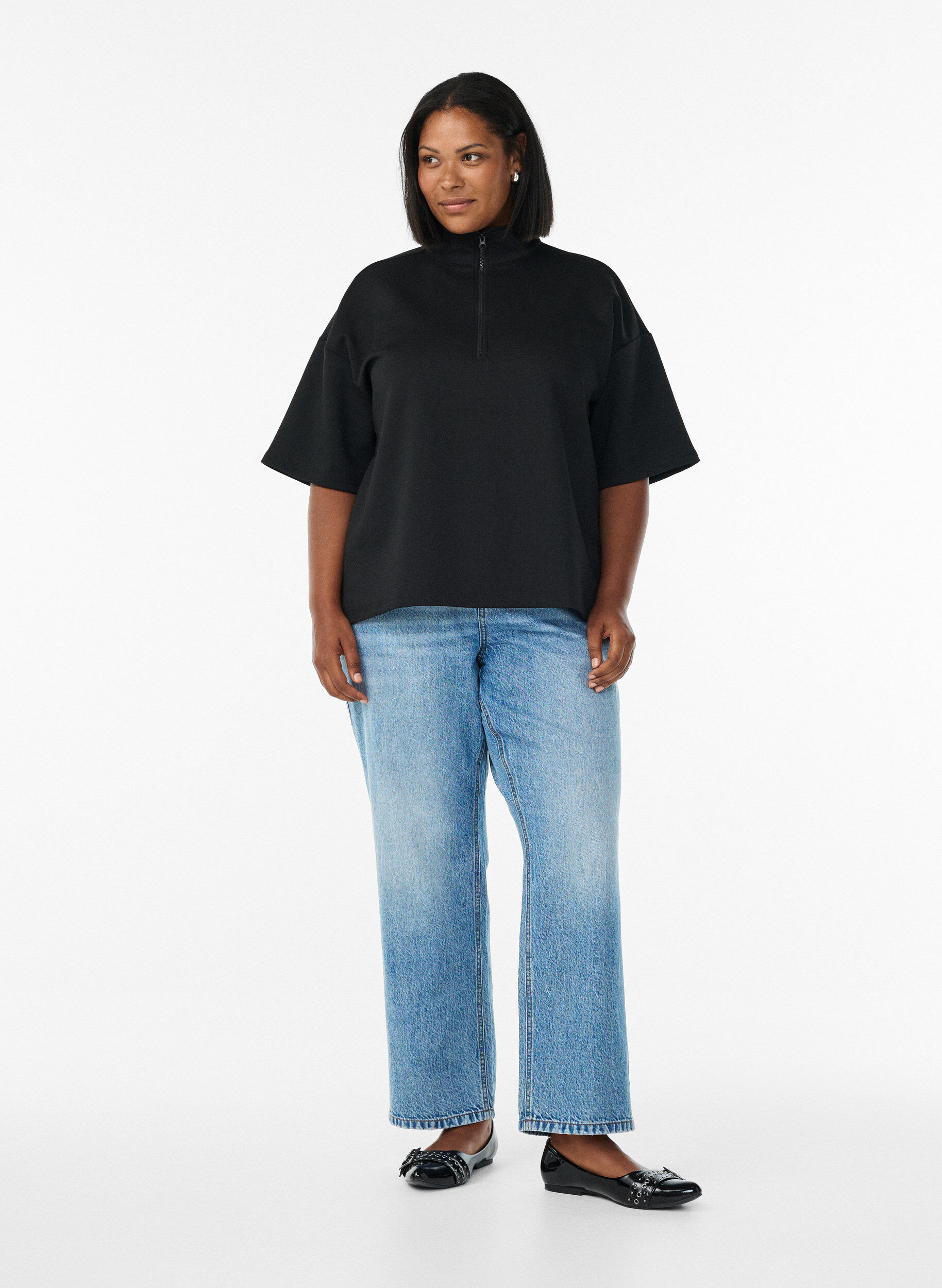 Zizzi Kurz&auml;rmeliges Sweatshirt mit hohem Kragen, Schwarz, Model image number 1