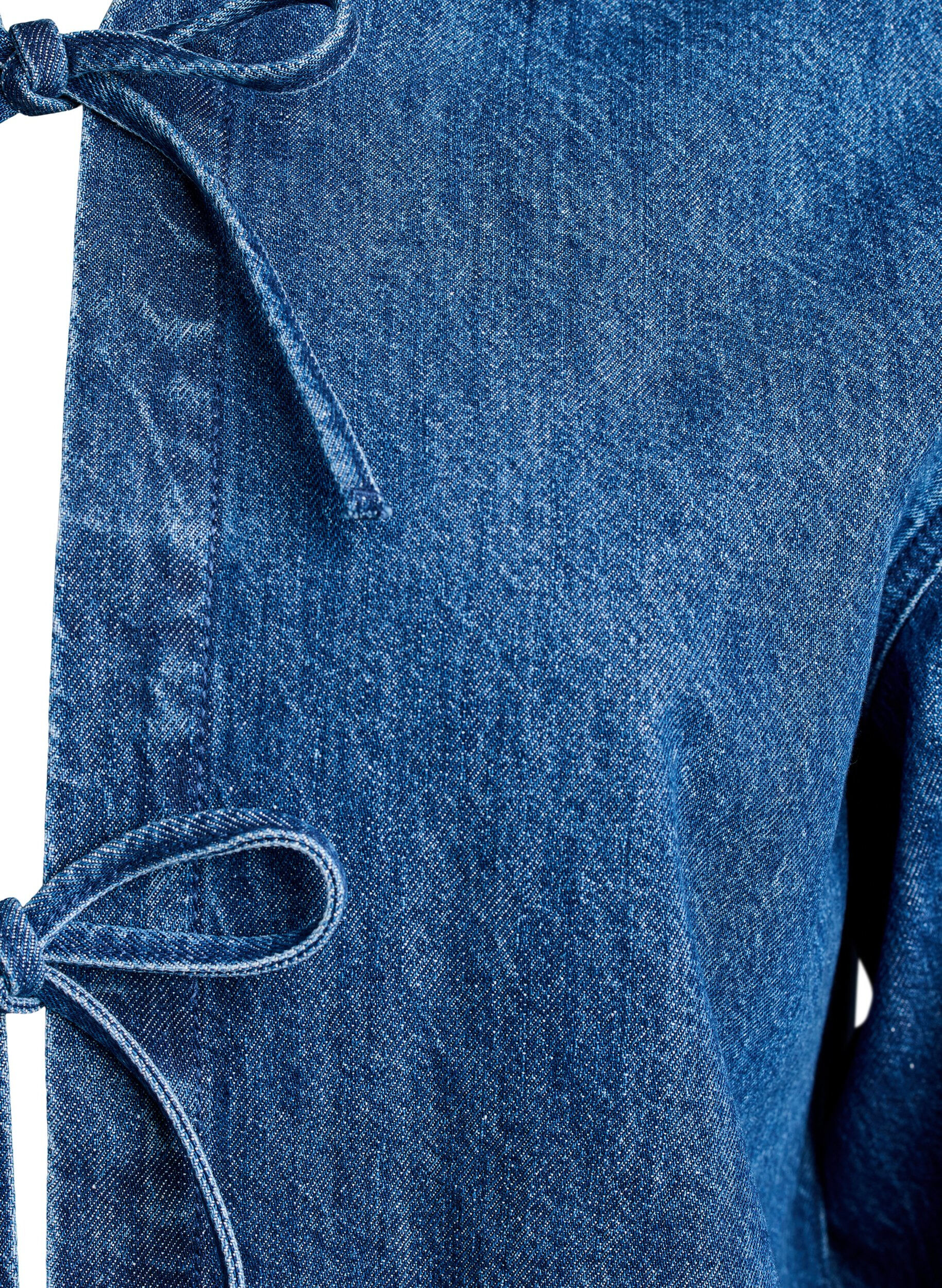Zizzi Jeansjacke mit Bindeverschluss und Taschen, Blue Denim, Packshot image number 2